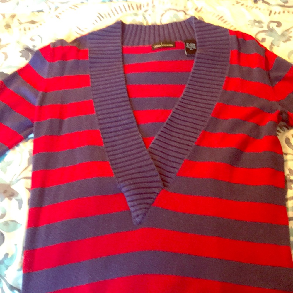 Long sweater, great with leggings!
